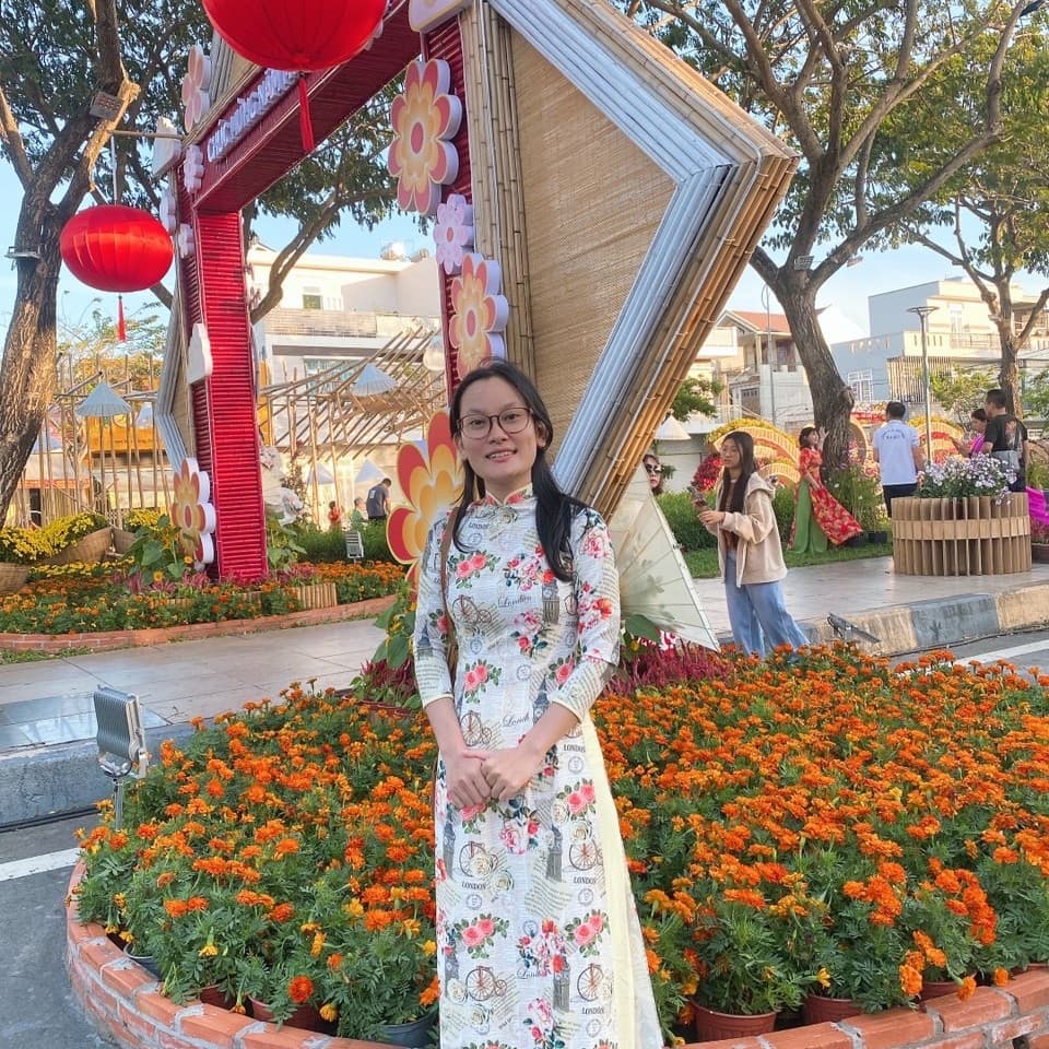 Cô Thu Ngân - 8.0 IELTS Listening